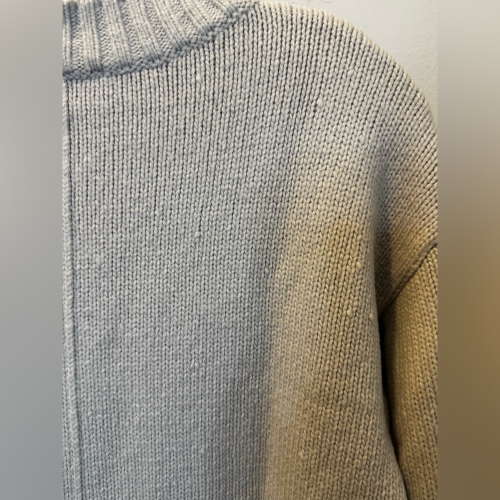 Ann Taylor women’s gray knit wool blend oversized sweater. Size Small - Picture 8 of 9